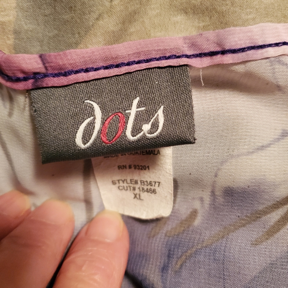 Tops - Picture 8 of 9